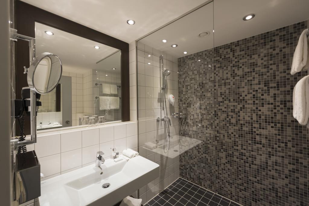 Mercure Hotel Düsseldorf Süd Zimmer foto